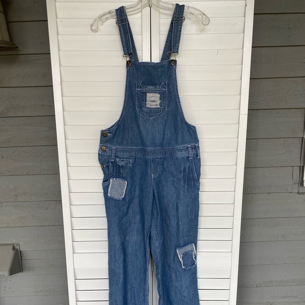 Mossimo  distressed overalls size medium